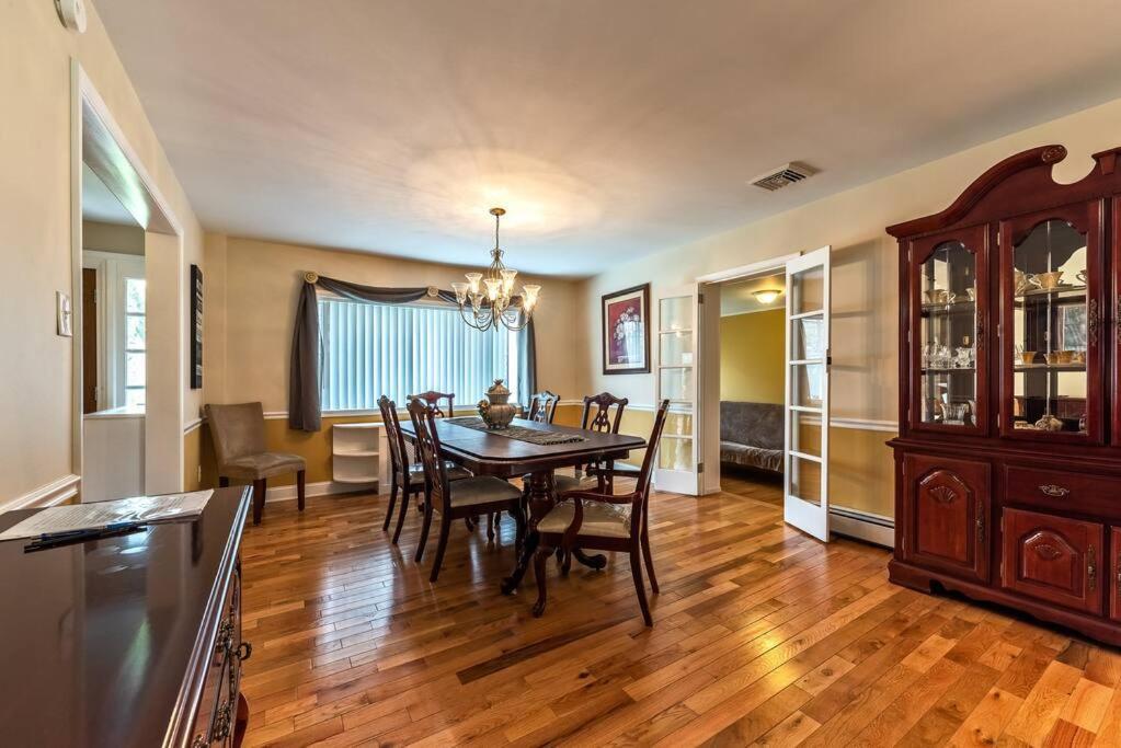 5 Bdrm House *