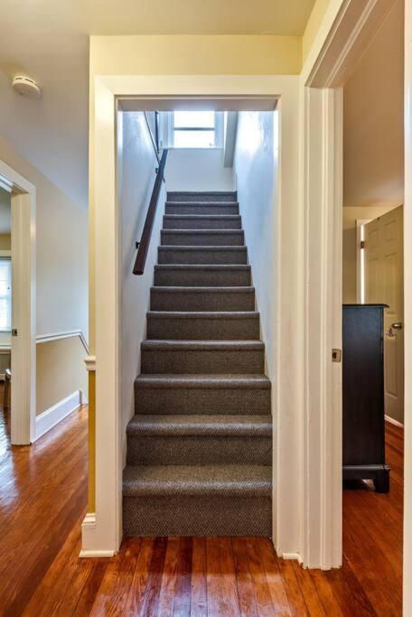 5 Bdrm House * Horsham