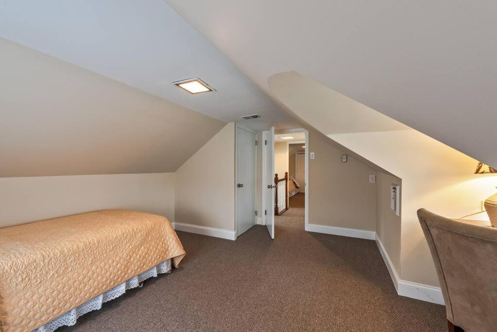 5 Bdrm House * Horsham